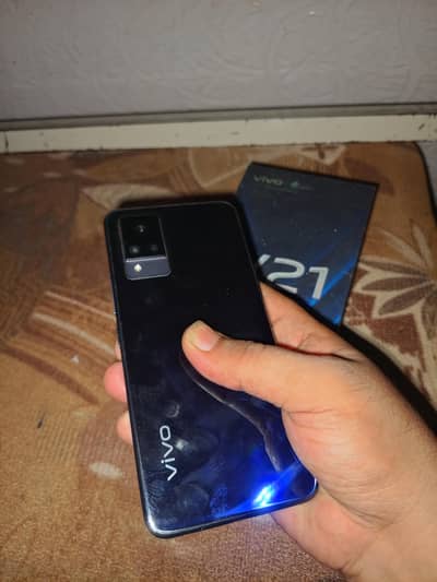 Vivo V21