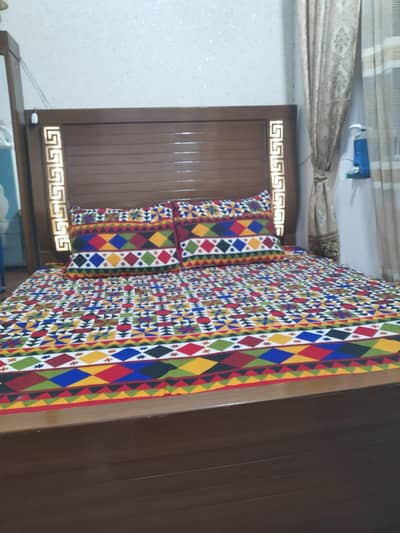 king size bed with side tables