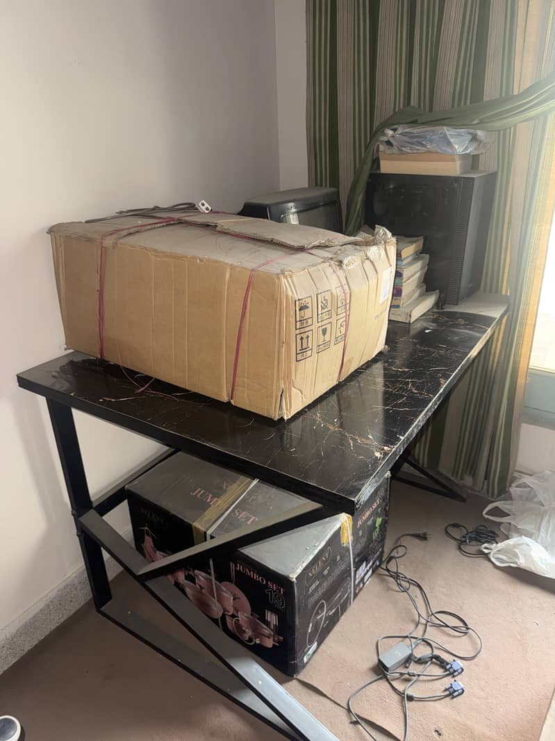 Computer table & office chair 2