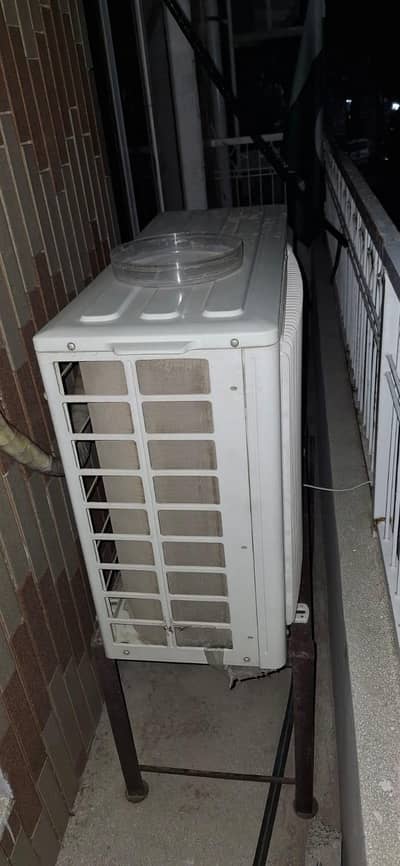 Gree 1.5 Ton Inverter Split AC.