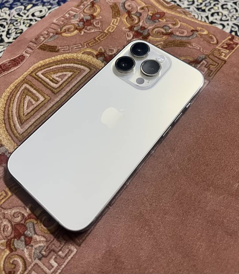 iPhone 14 Pro 1