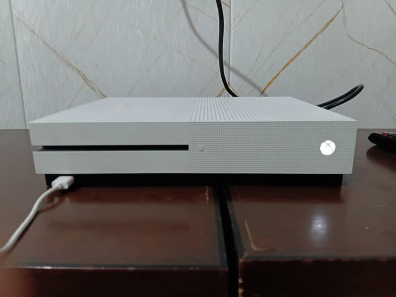 Xbox one s 3