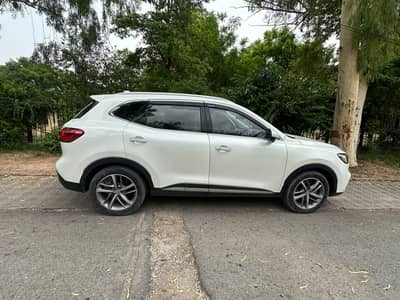 MG HS 2021