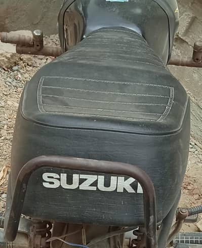 Suzuki bike seat sprinter