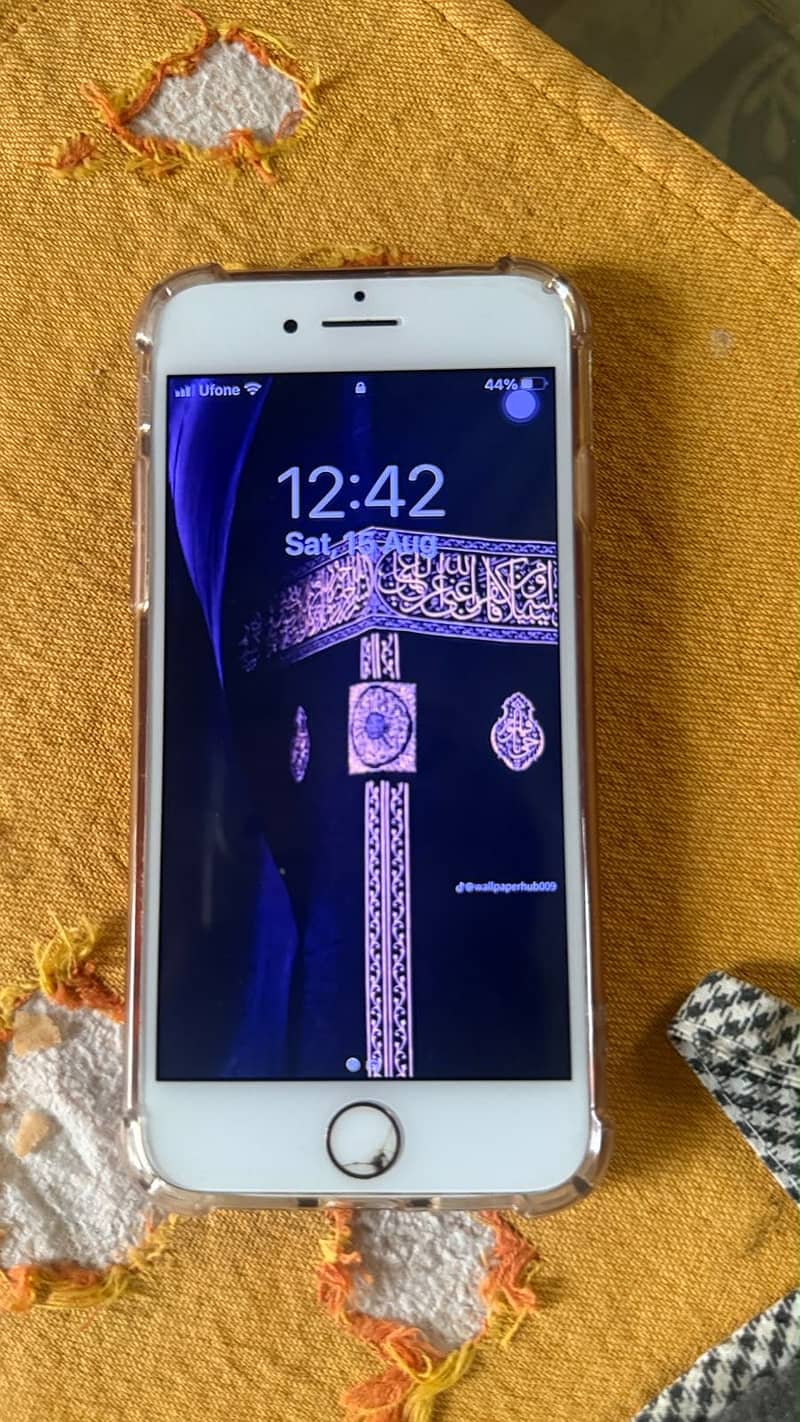 Apple iPhone 7 0