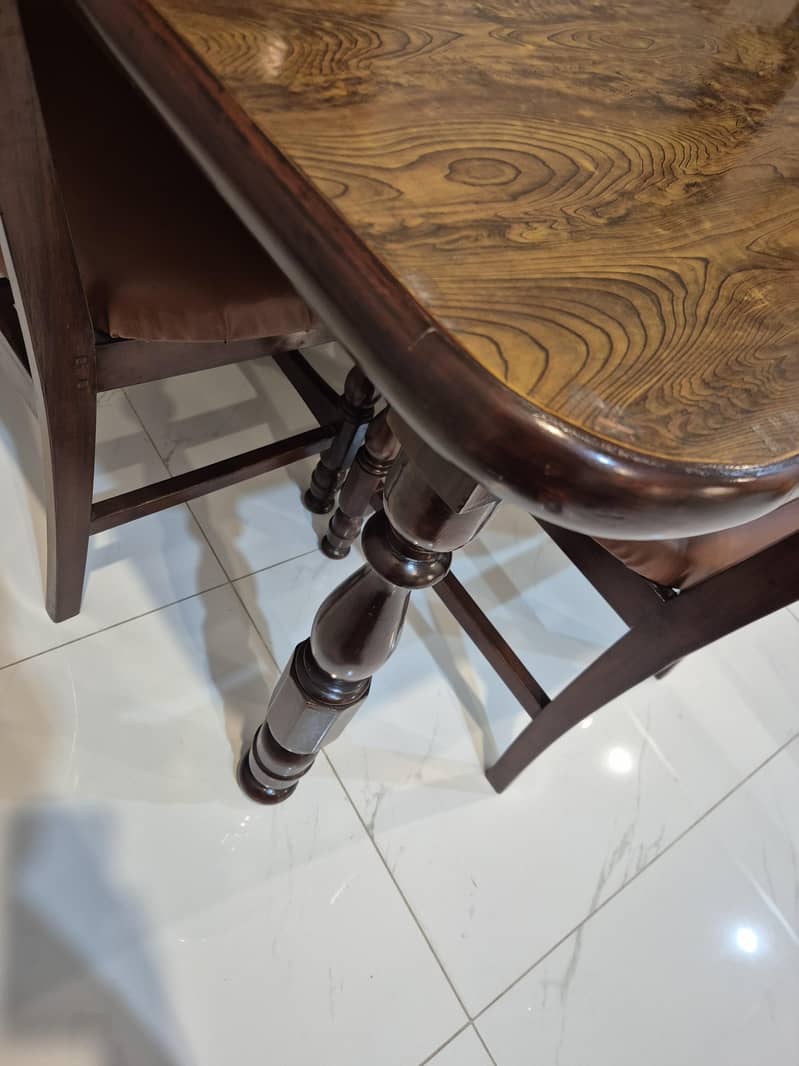 excellent dining table 1