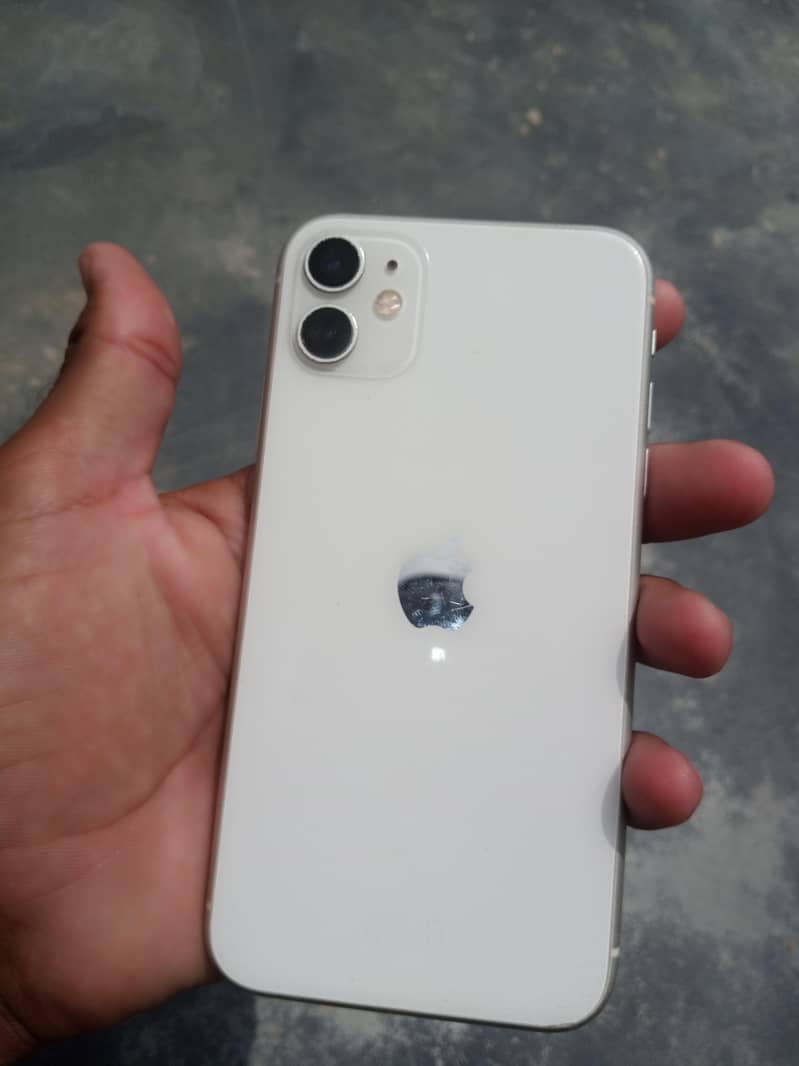 Apple iPhone 11 4