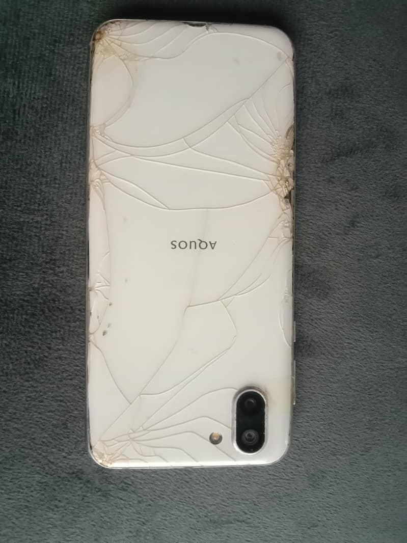 Sharp Aquos R2 2