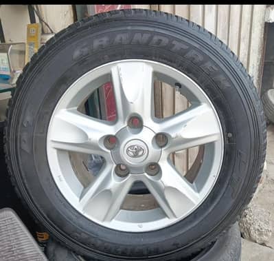 Dunlop 265-60r18 & Toyota land cruiser Alloy rims. s