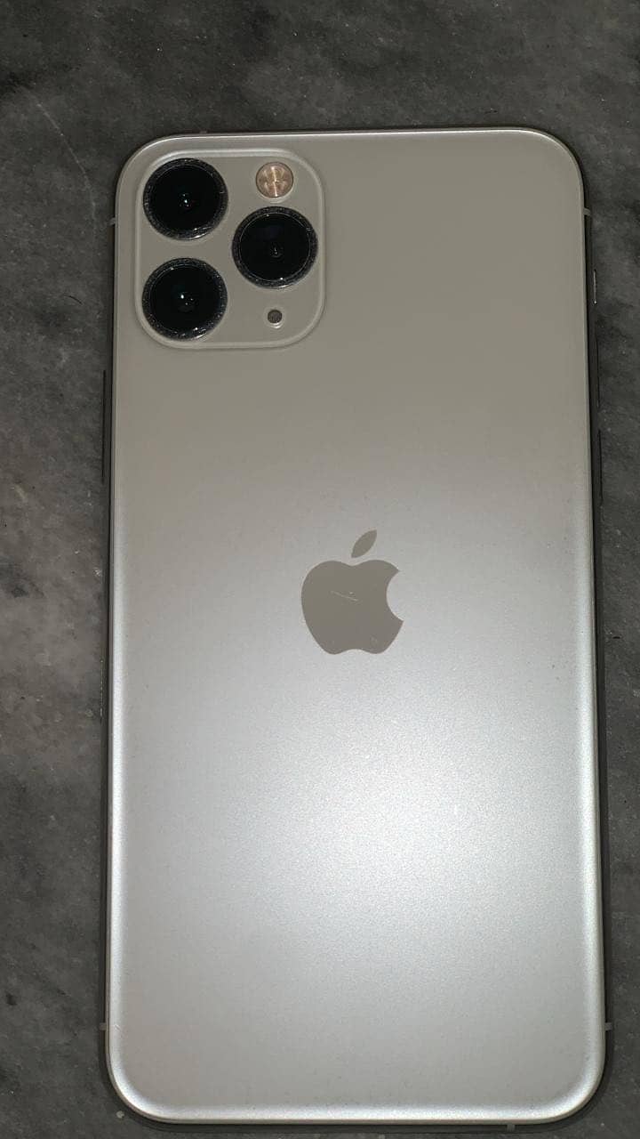 Apple iPhone 11 Pro 4