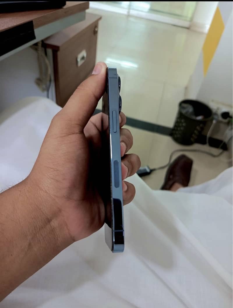 Apple iPhone 13 Pro 4
