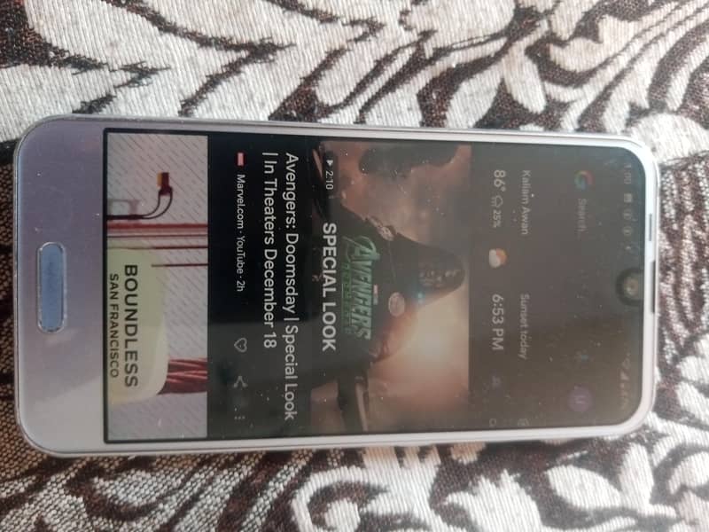 Sharp Aquos R2 1