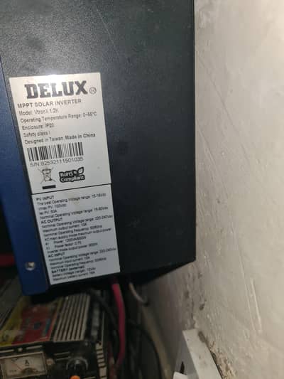 Delux 1.2kv Solar Hybrid Inverter with builtin Mppt with Battery