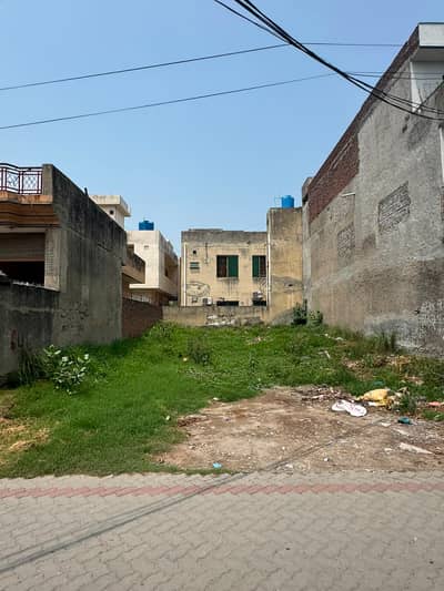 10-Marla Plot Available For Sale