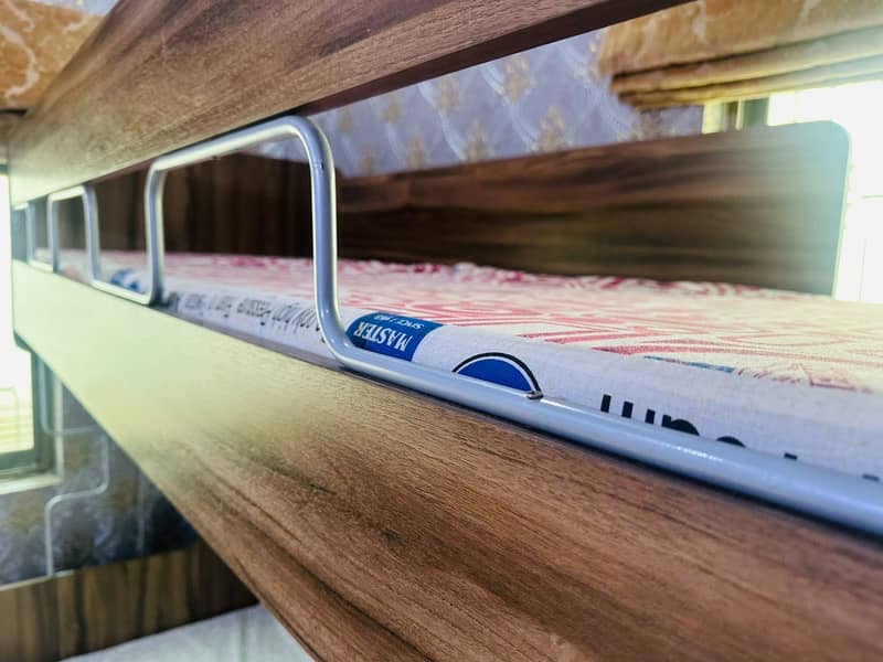 Bunk bed 0