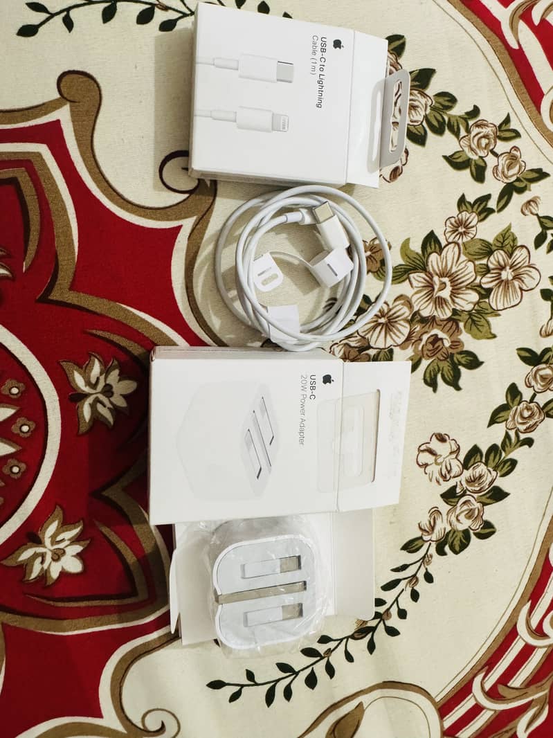 iPhone Adaptor and Lightning Cable 3
