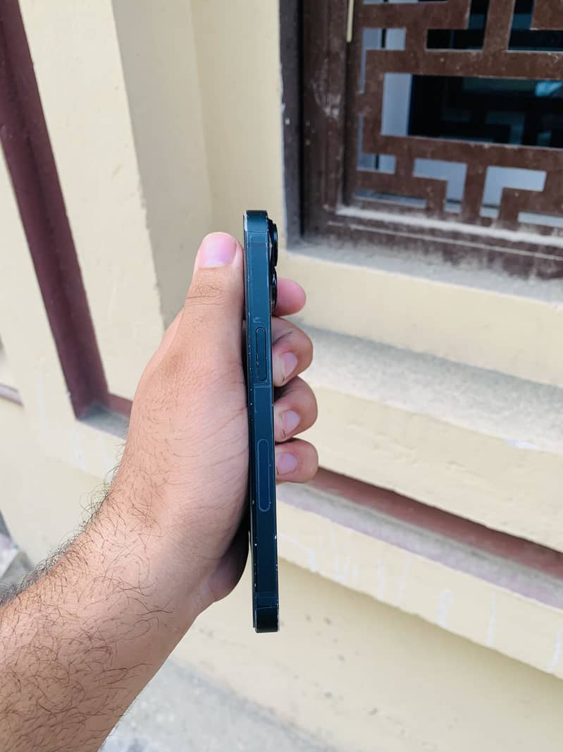 Apple iPhone 14 2
