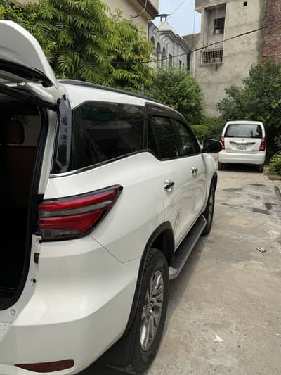 Toyota Fortuner V 2021