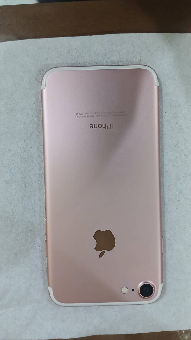 Apple iPhone 7 1