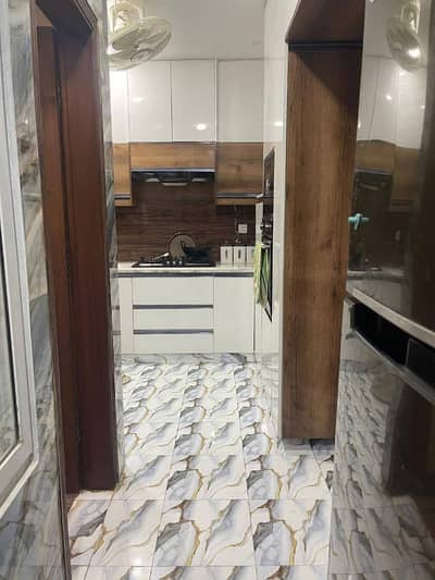 Prime Location Cosmopolitan Society 1500 Square Feet Flat Up For sale