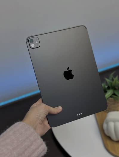 Apple iPad Pro 11 inches M4
