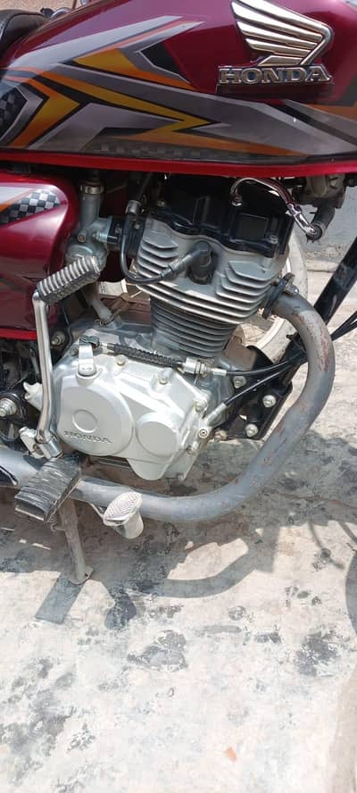 Honda 125 24/25 model 10/9 condition all ok document clear