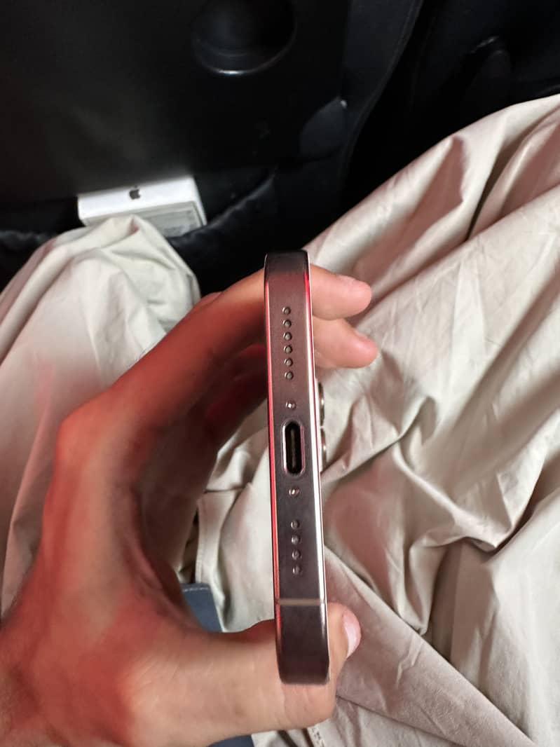 Apple iPhone 16 Pro Max 5