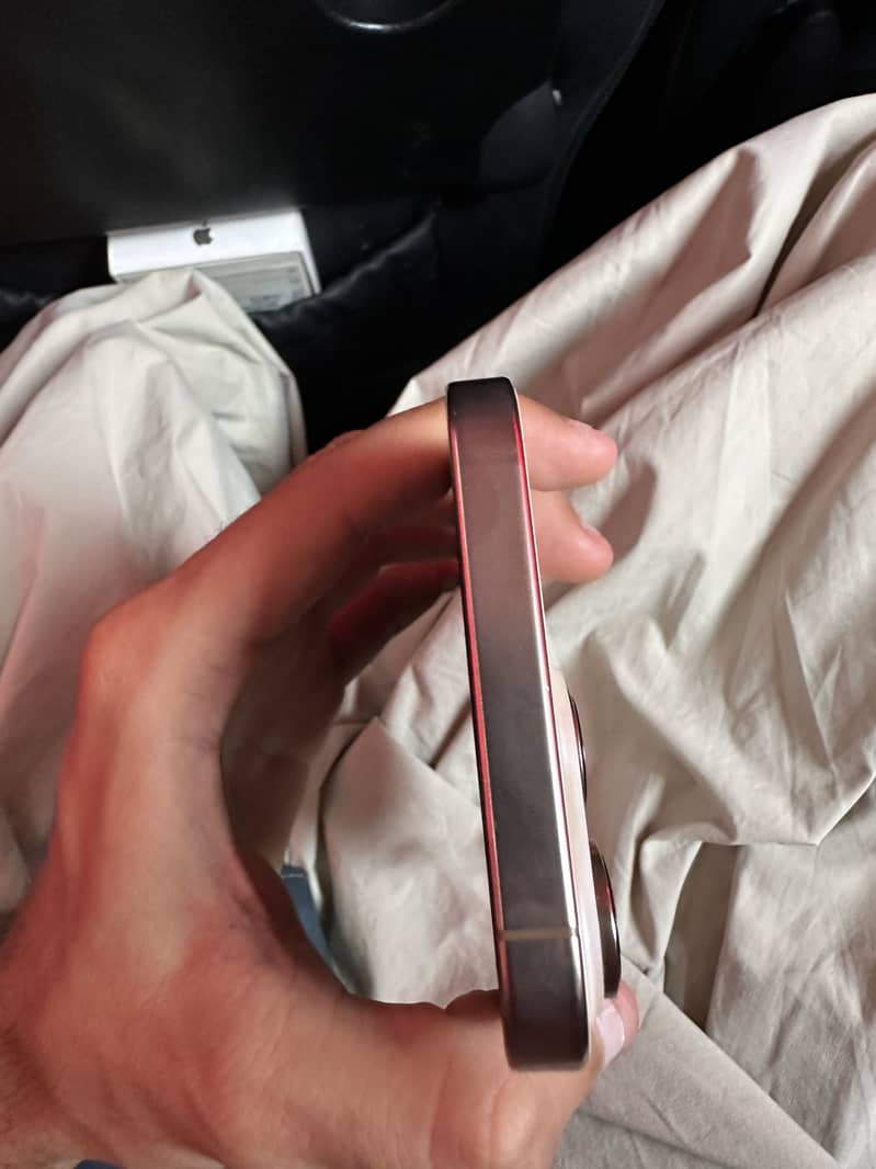 Apple iPhone 16 Pro Max 6