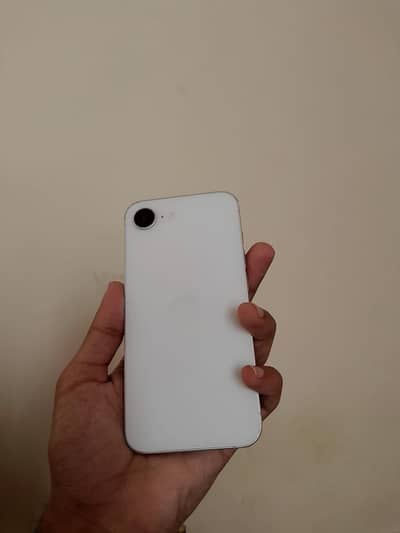 Apple iPhone 16e