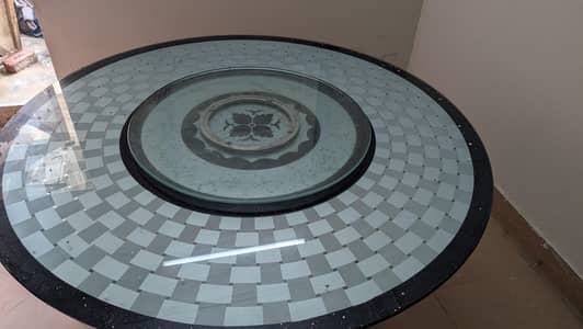 Elegant Round Dining Table – For Sale Without Chairs