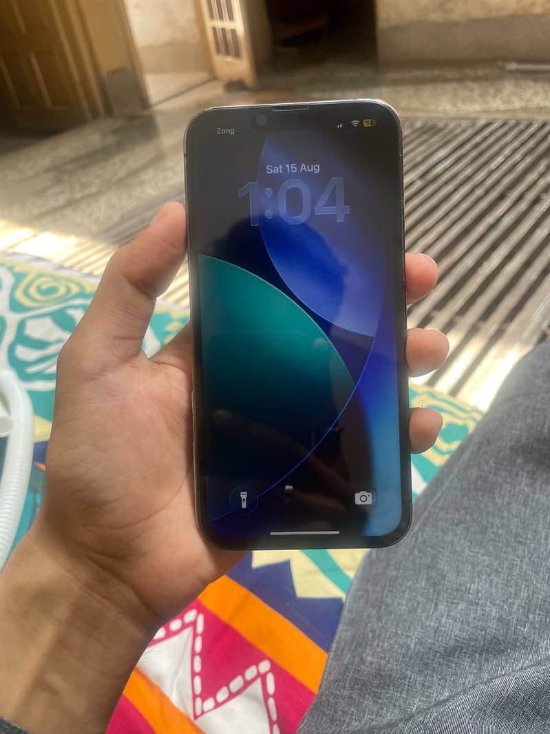 Apple iPhone 13 Pro 1
