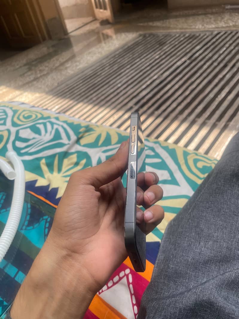 Apple iPhone 13 Pro 3