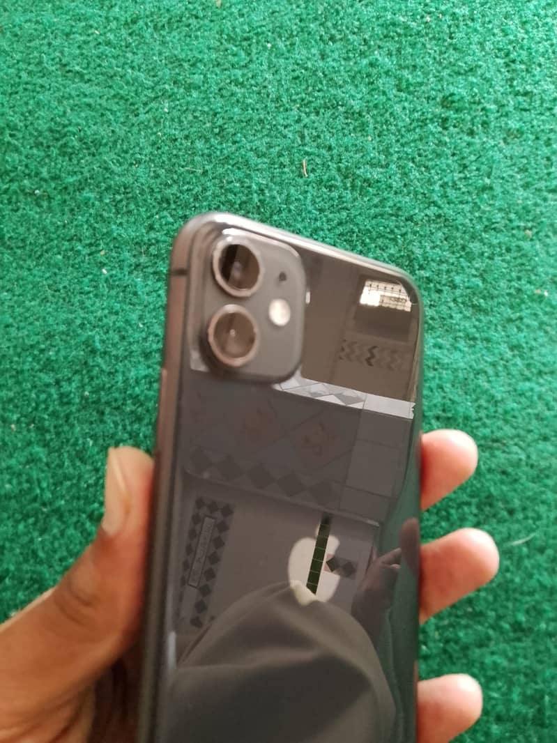 Apple iPhone 11 3
