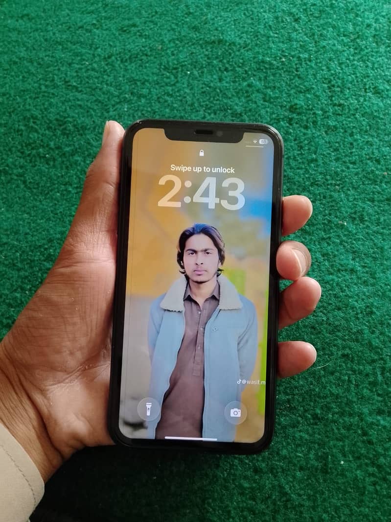 Apple iPhone 11 4