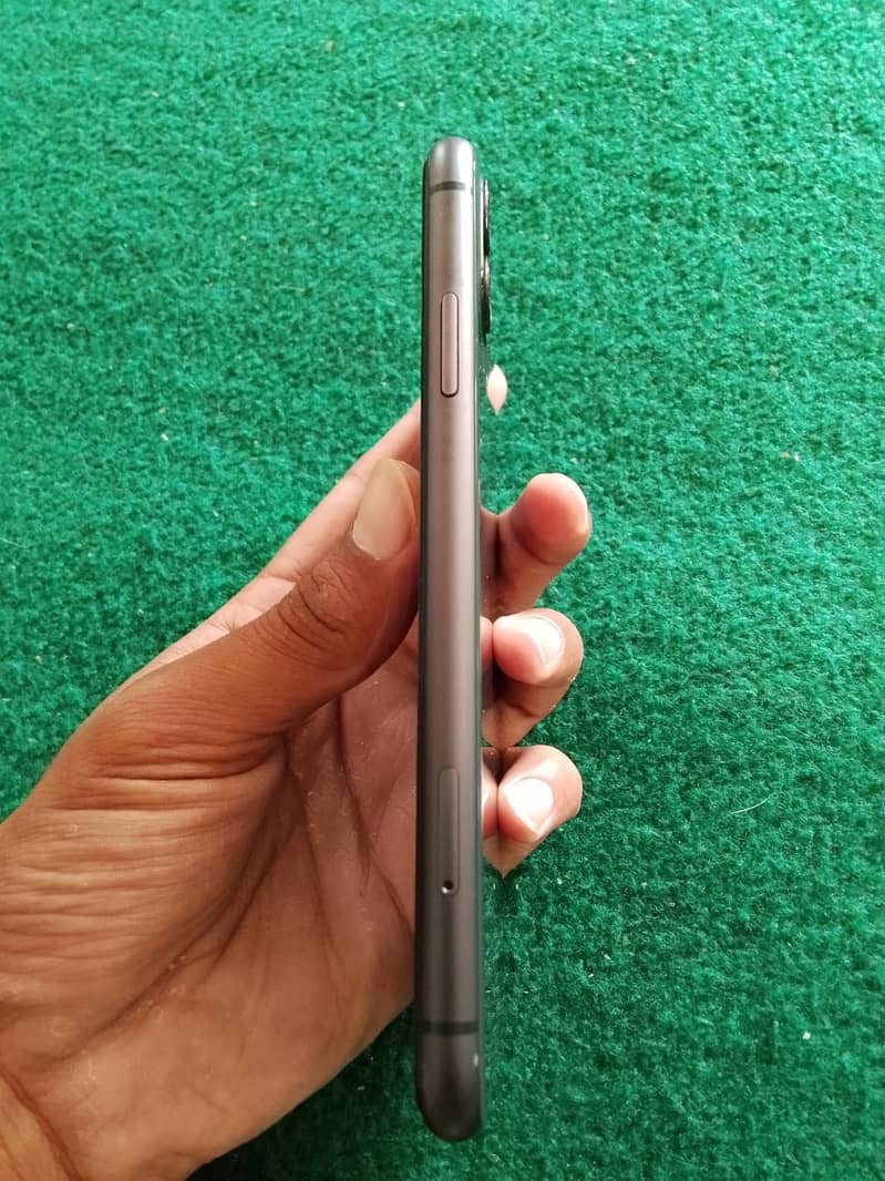 Apple iPhone 11 6