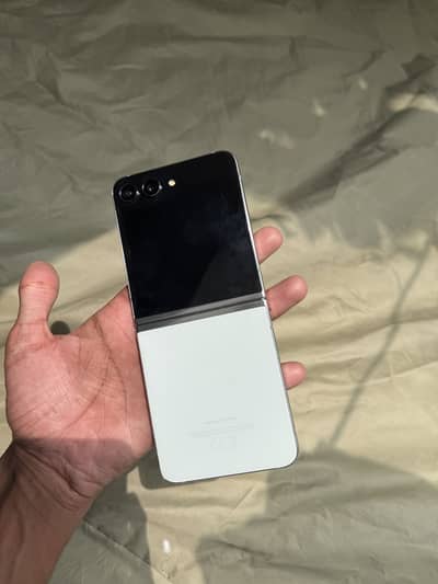 Samsung Mobile Z Flip 5 256GB NON PTA