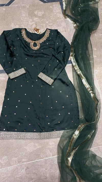 this is fresh piece of the young lady short shirt with ghara