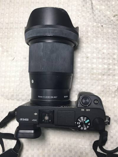 Sony a6400 with 16/50 mm lens, sigma 16mm 1.4 and moza air 2