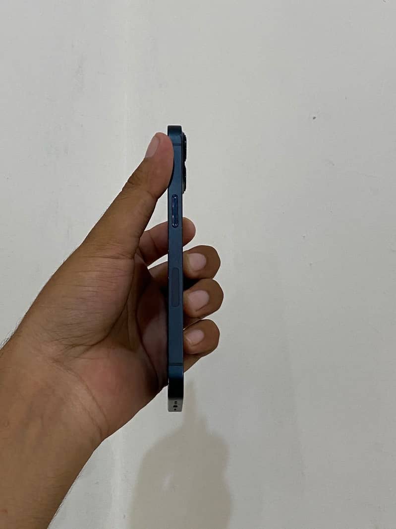 Apple iPhone 13 1