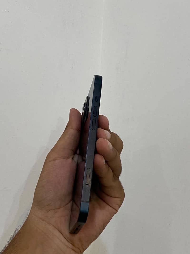 Apple iPhone 13 3