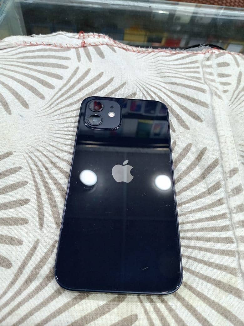Apple iPhone 12 2