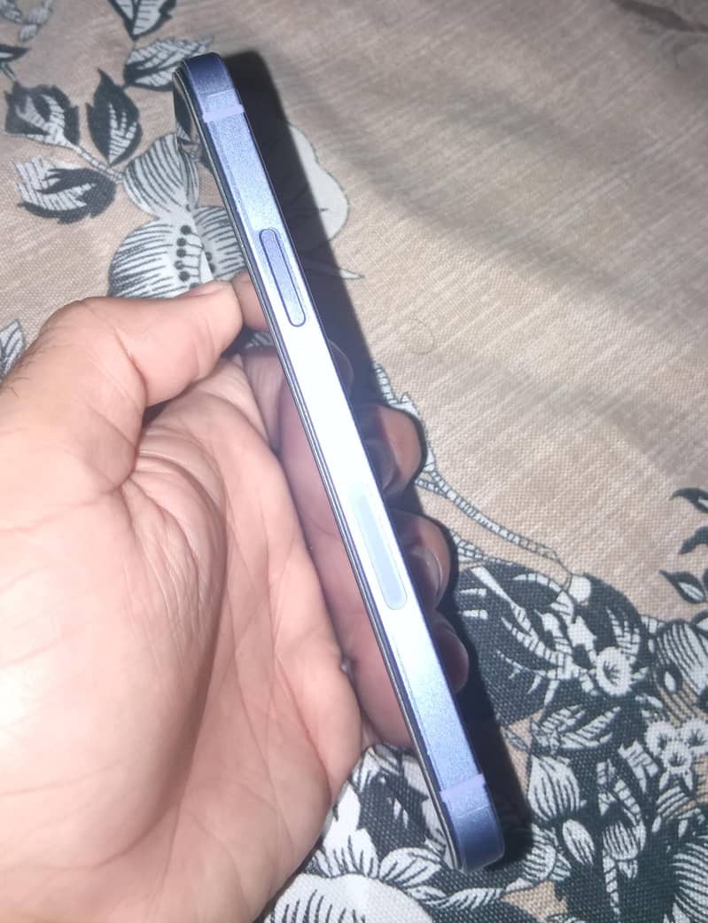 Apple iPhone 12 2