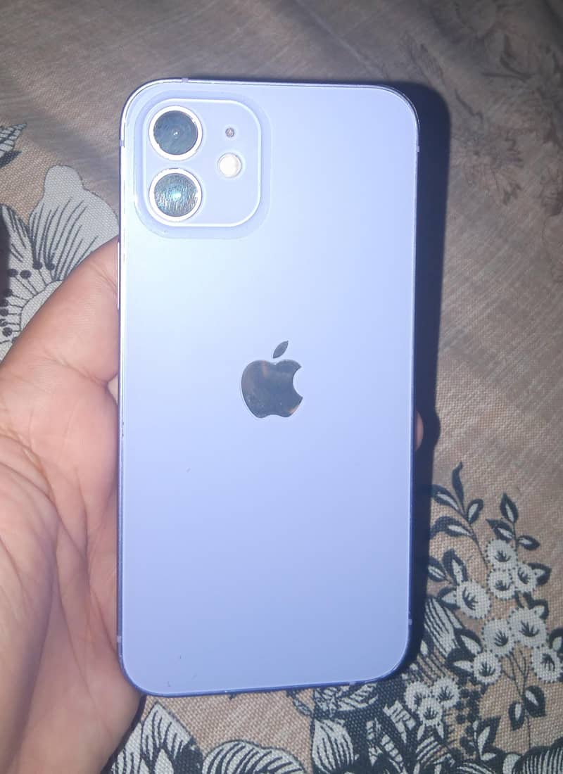 Apple iPhone 12 6
