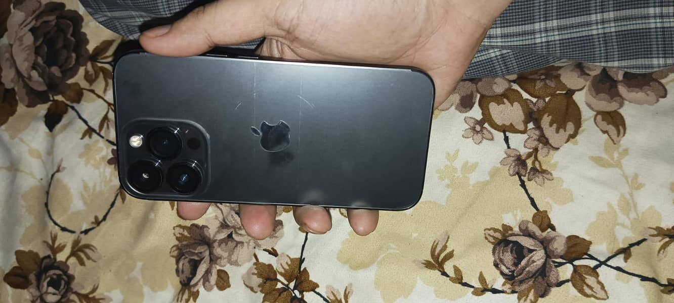 Apple iPhone 13 Pro 3
