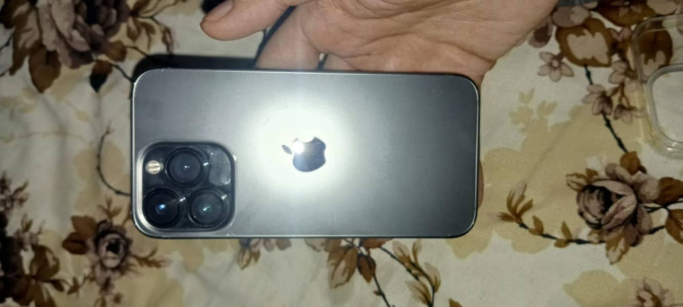 Apple iPhone 13 Pro 4