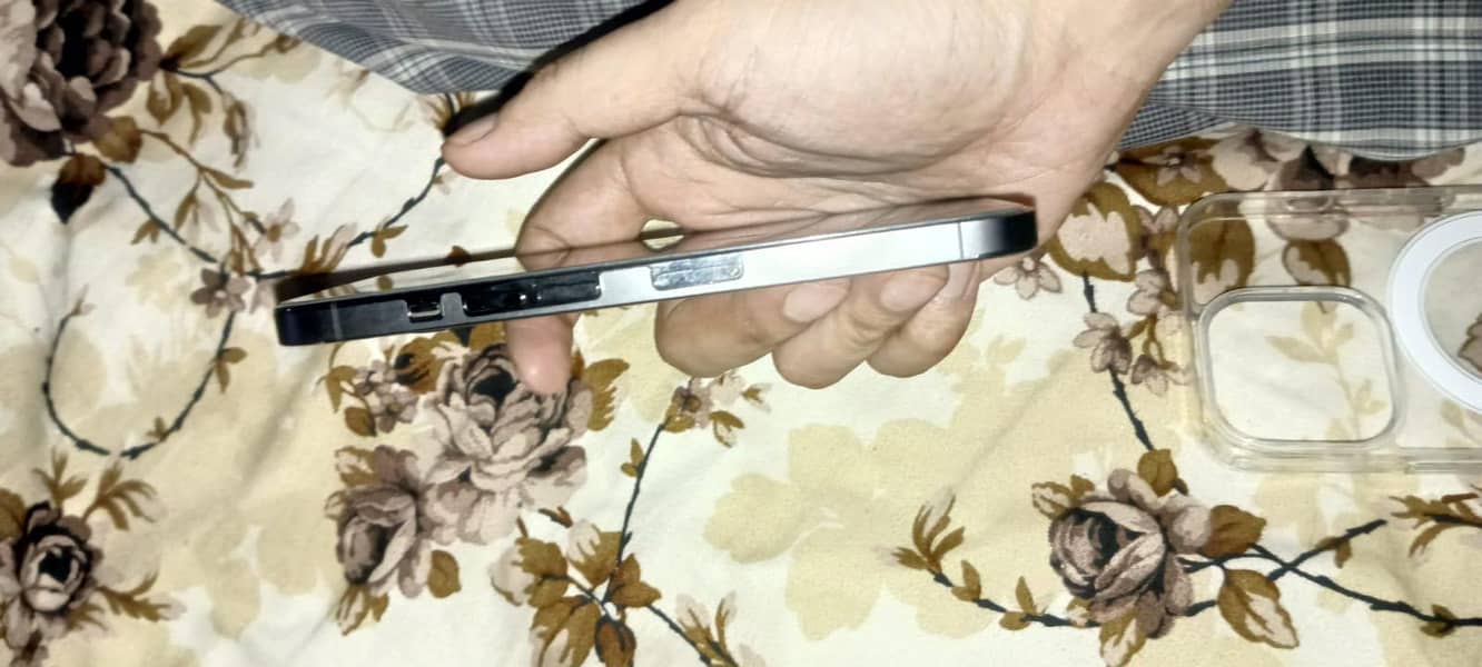 Apple iPhone 13 Pro 8