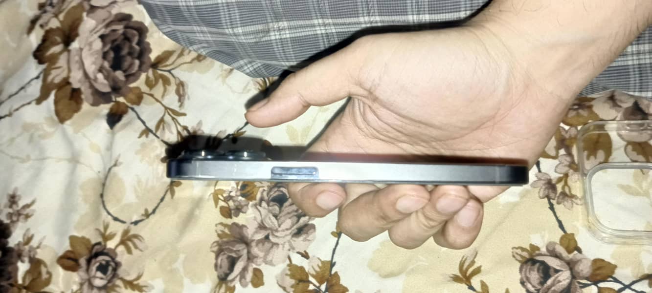 Apple iPhone 13 Pro 9