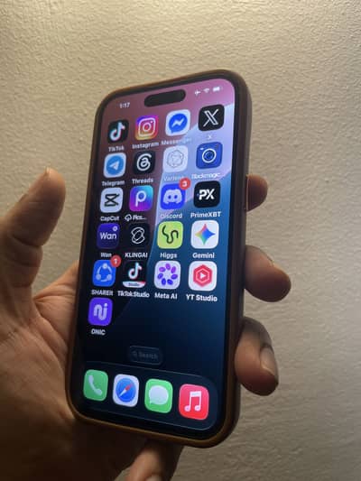 Apple iPhone 15 Face ID True Tone active