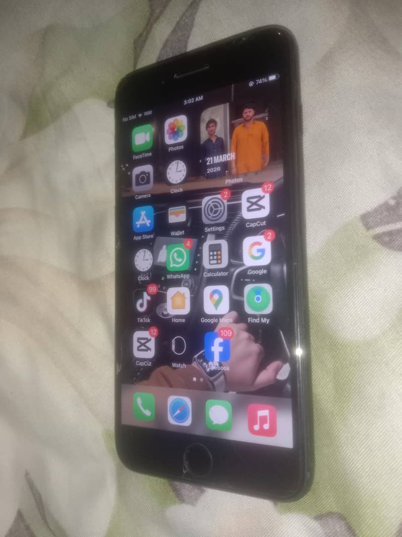 Apple iPhone 7 Plus 1