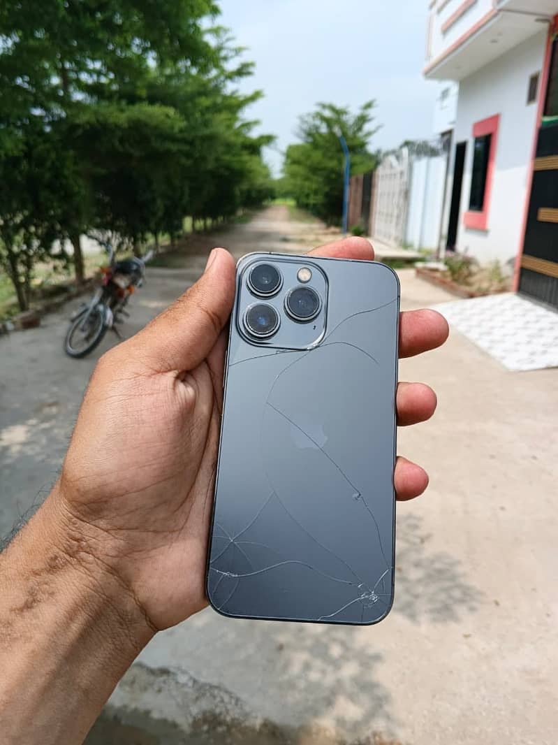 Apple iPhone 13 Pro 1